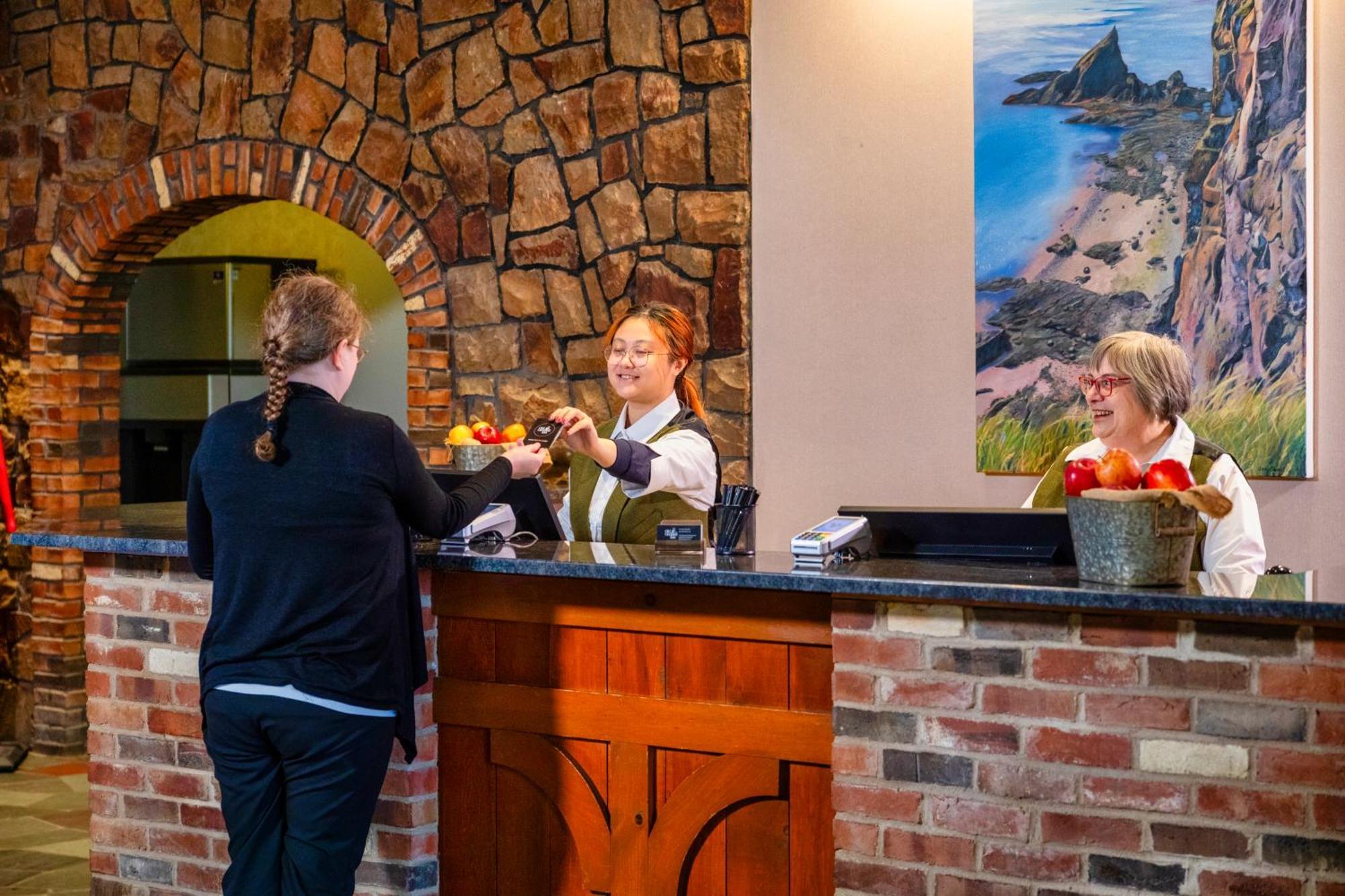 Old Orchard Inn Вулфвилл Экстерьер фото