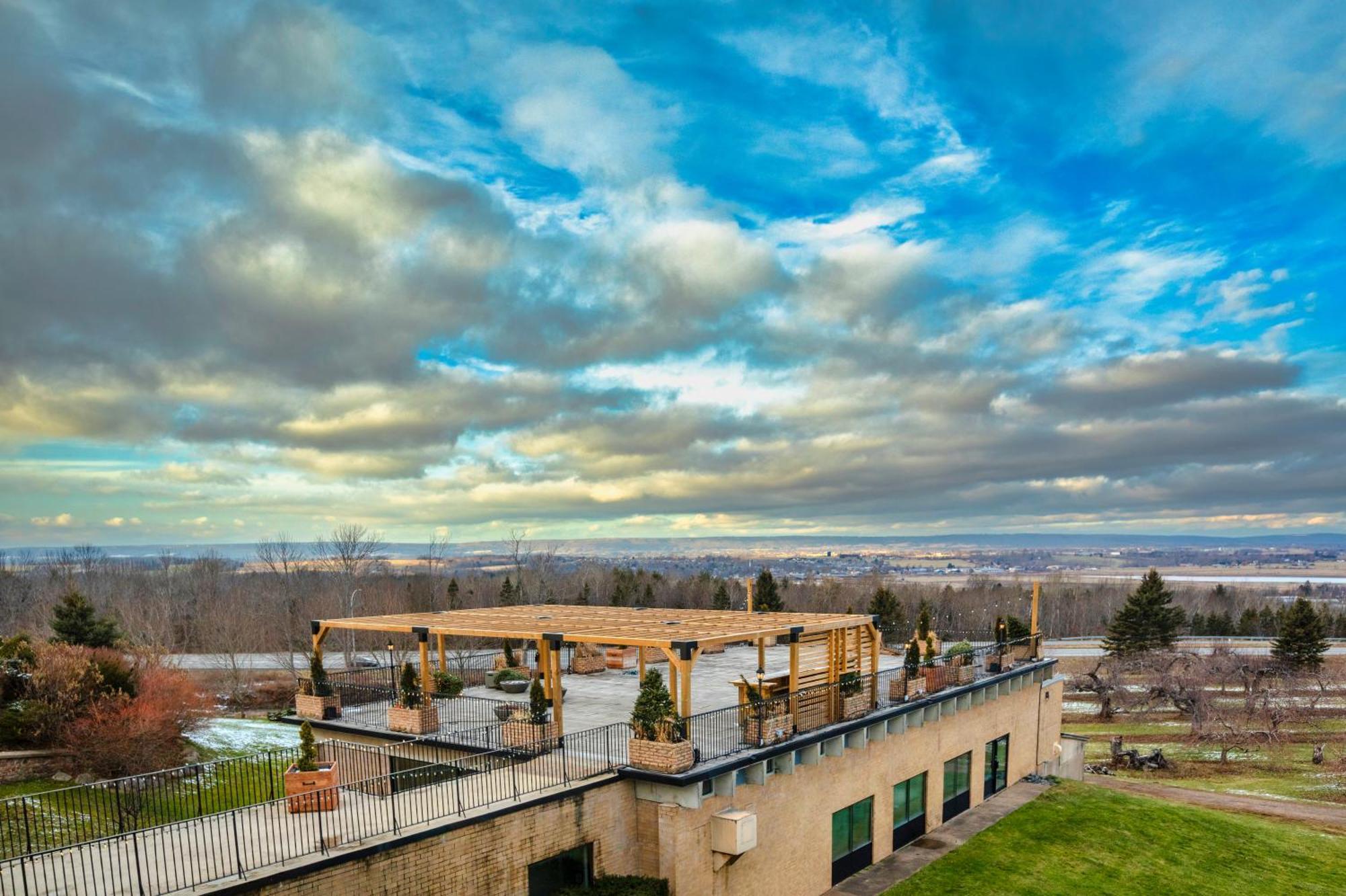 Old Orchard Inn Вулфвилл Экстерьер фото