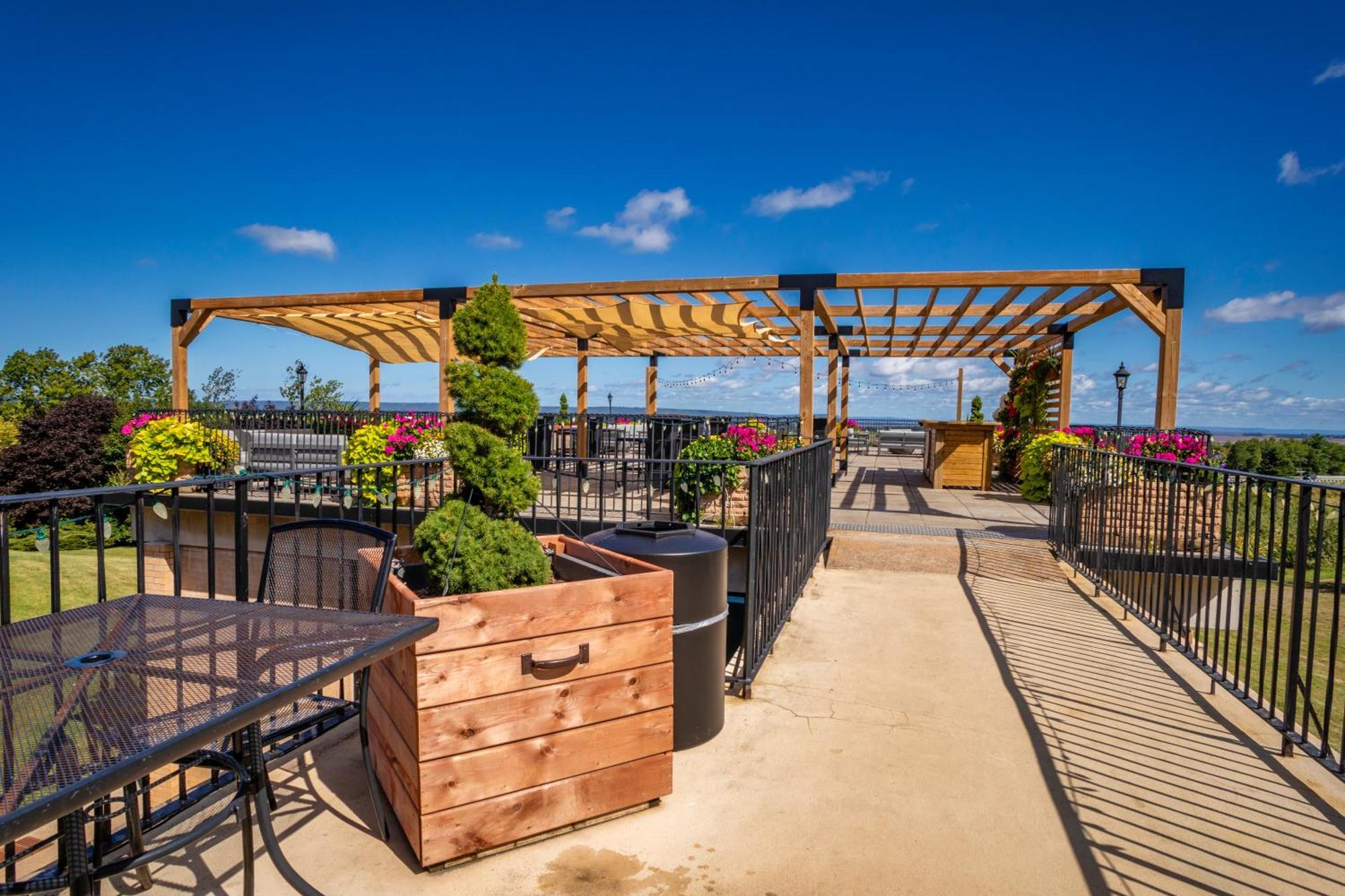 Old Orchard Inn Вулфвилл Экстерьер фото