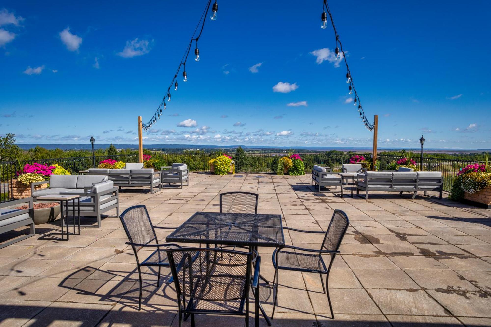 Old Orchard Inn Вулфвилл Экстерьер фото
