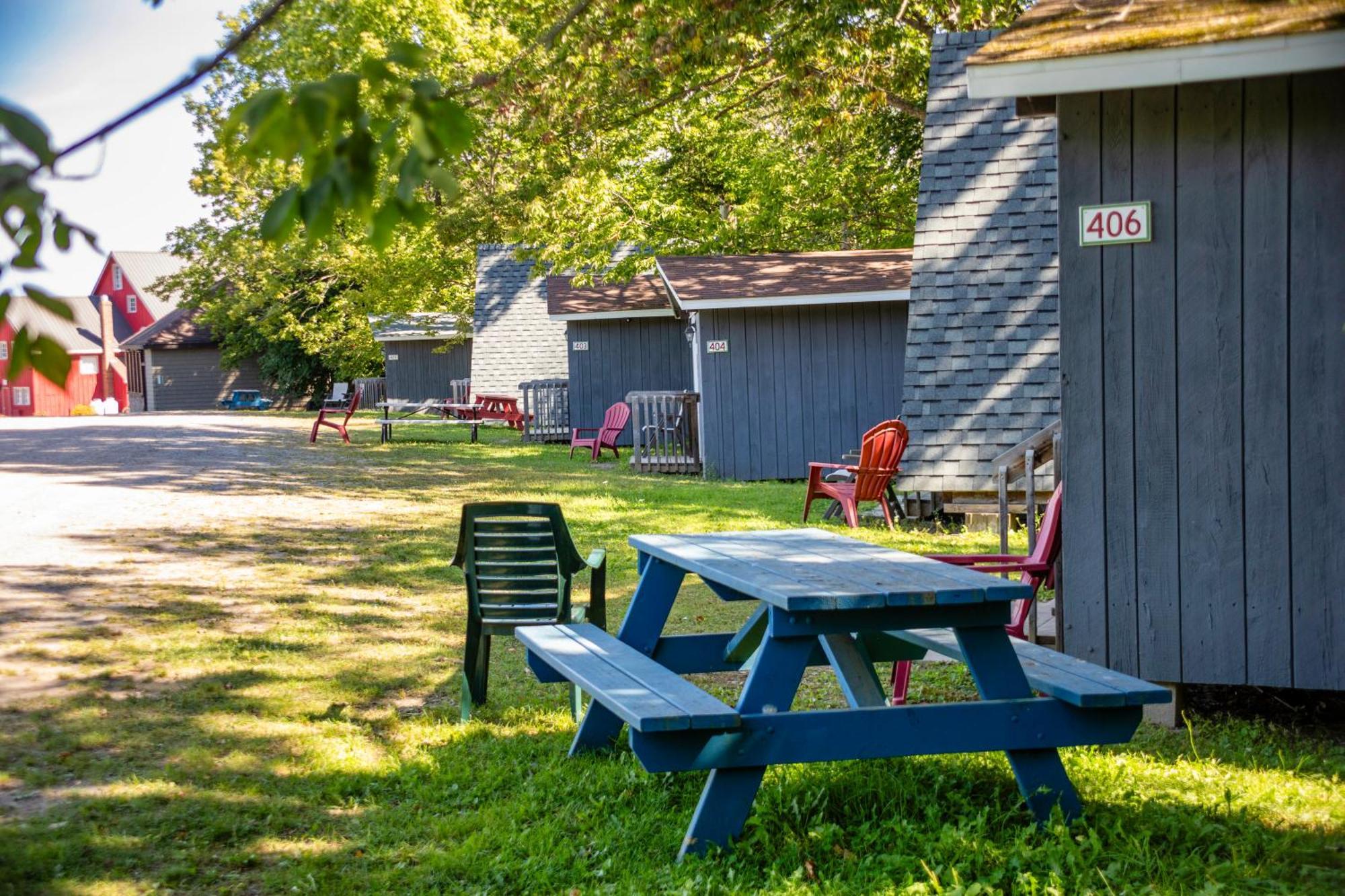 Old Orchard Inn Вулфвилл Экстерьер фото