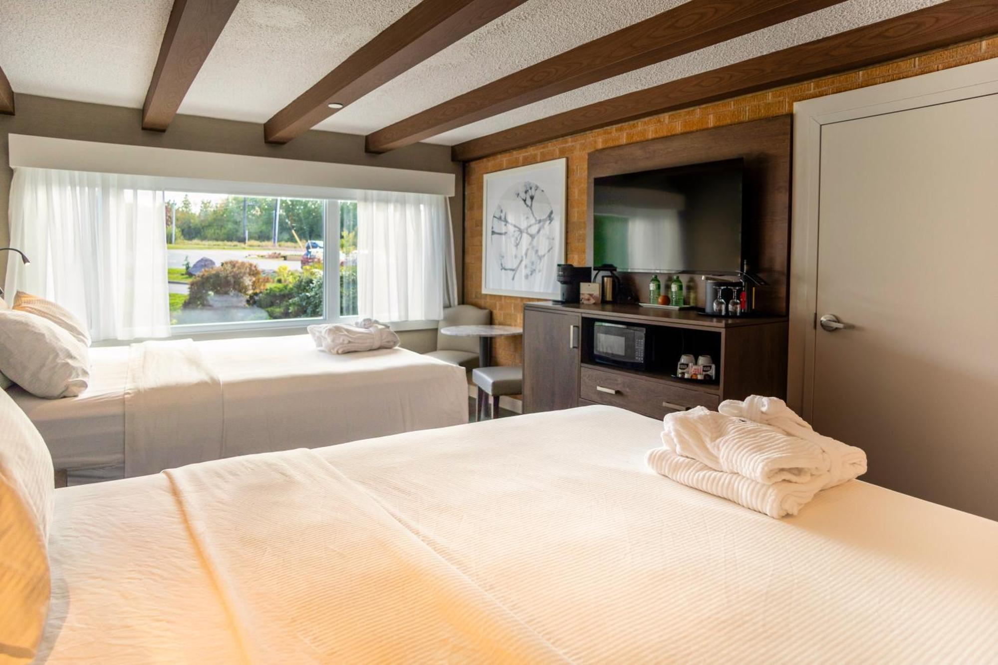 Old Orchard Inn Вулфвилл Экстерьер фото